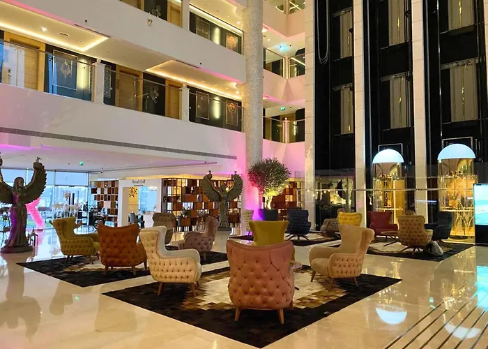Royal Central And The Palm